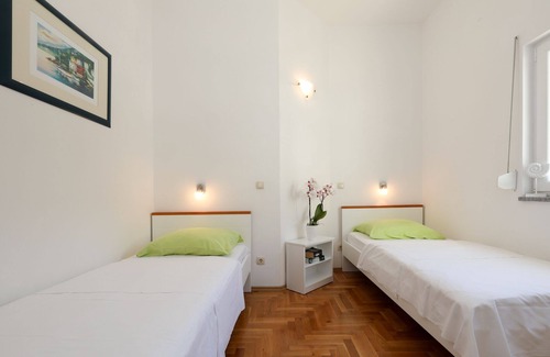 Krvavica Apartment | Villa Matija **** SWIMMING POOL HEATED, WiFi, NEAR THE BEACH, QUIET