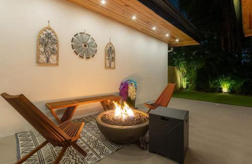 North Miami Beach House | Villa Mayami Modern Living Pool Gym Bsk Crt