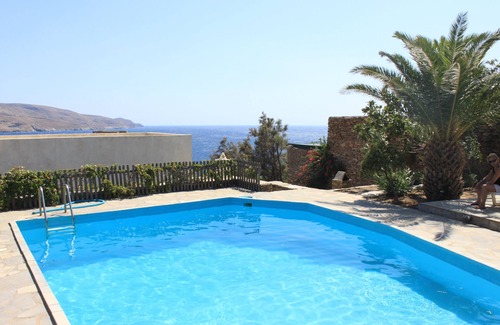 Koundouros Villa | Villa Melydia, a family Friendly Villa With Swimming Pool, 50 Meters From Se