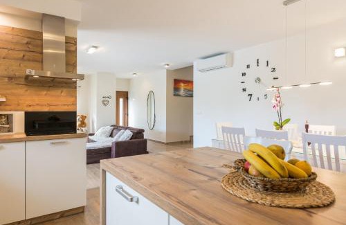Privlaka Villa | Villa Mia with heated pool, billiards and large garden - by TA Leut Agency