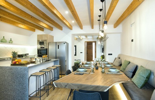 Buger Villa | VILLA MIQUEL - LUXURY RETREAT