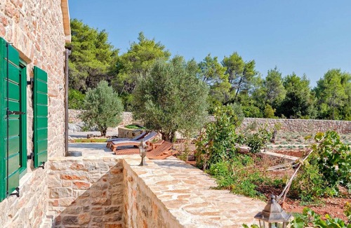 Vrbanj Villa | Villa Miranda, (15172), Stari Grad, hr