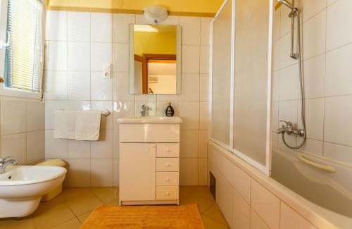 Vrbnik Bed & Breakfast | Villa Mirela