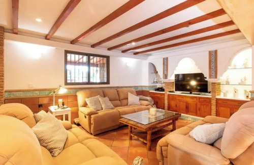 Rincon de la Victoria Villa | Villa mit Pool, 700 m vom Strand Entfernt