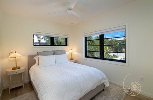 Indian Waterways House | Villa Morada ~ Relaxed Luxury 4 Bedroom Islamorada Home with Pool & Dockage