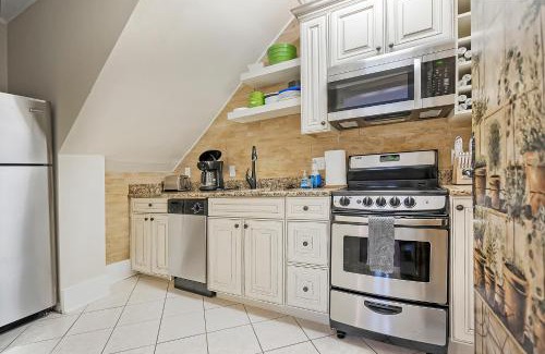 Downtown Historic District Apartment | Villa Mulvey #1