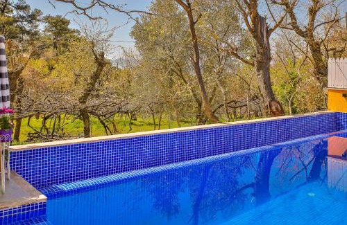 Uzumlu Villa | Villa Mustard