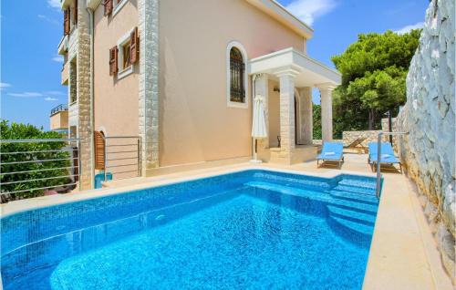 Okrug Donji House | Villa Mustra