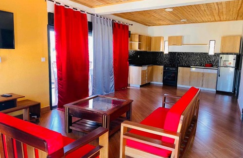 Ambondrona House | Villa Myakatra