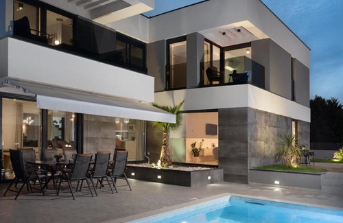 Zaton Villa | Villa N Drage