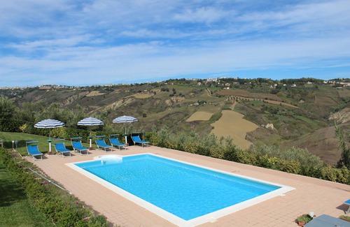 Atri Villa | Villa near Atri with Private Pool and Beautiful Views