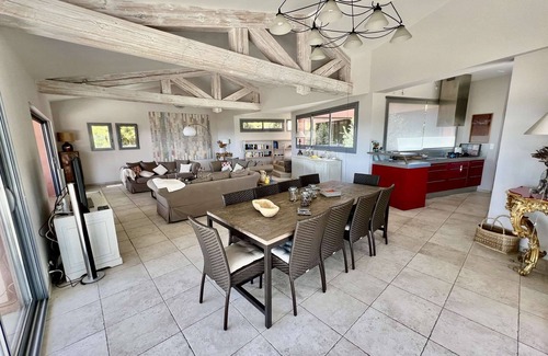Guerrevieille House | VILLA NEAR THE BEACH WITH POOL, BEAUTIFUL SEA VIEW, TO RENT IN SAINTE-MAXIME