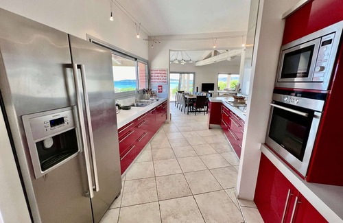 Guerrevieille House | VILLA NEAR THE BEACH WITH POOL, BEAUTIFUL SEA VIEW, TO RENT IN SAINTE-MAXIME