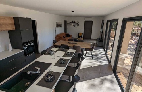 San-Gavino-di-Carbini Villa | Villa Neuve Indépendante Avec sa Piscine Chauffée Privée