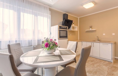 Kastel Novi Villa | VILLA NICOLINA - AP MARIELLA PRIVATE SUN DECK WITH JACUZZI