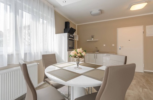Kastel Novi Villa | VILLA NICOLINA - HEATET POOL - SUN DECK WITH JACUZZI -