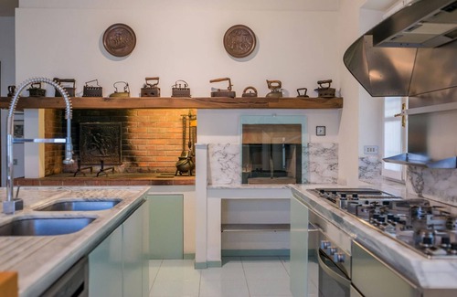 Pesaro Villa | Villa Nina 12 - Six Bedroom Villa, Sleeps 12