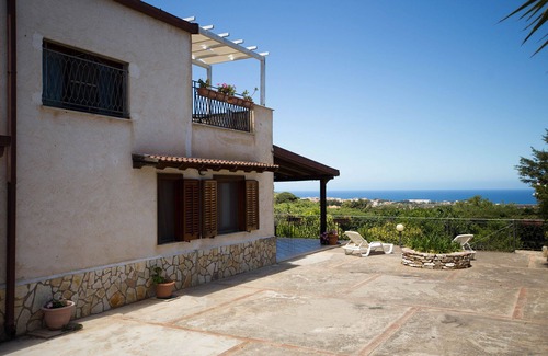 Castellammare del Golfo Villa | Villa Noemi seaview and beautiful garden. Unforgettable holiday!