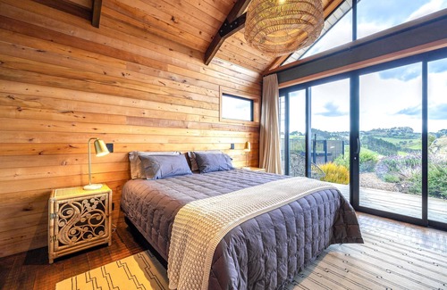 Onetangi Cabin | Villa Obsidian by Waiheke Pure