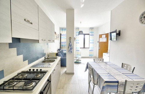 Frascinelle House | Villa Olga F: A cozy and welcoming apartment that is part of a villa situated in a quiet location, a few minutes from the town center, with Free WI-FI.