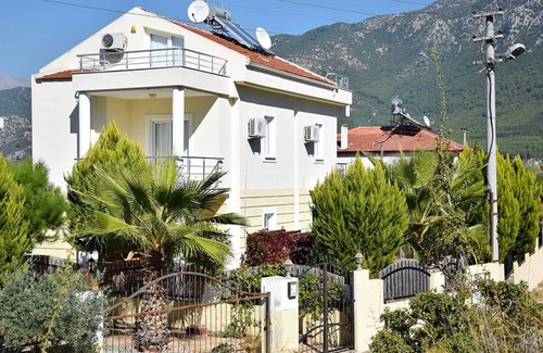 Yesiluzumlu Villa | Villa Olive (4 Bedroom Triplex Villa, Sleeps up to 8 Guests)