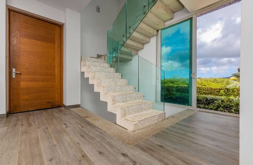 Savaneta House | Villa on the beach: 5 ocean front suites and 2 bunk rooms