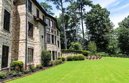 Atlanta House | Villa On The Lake