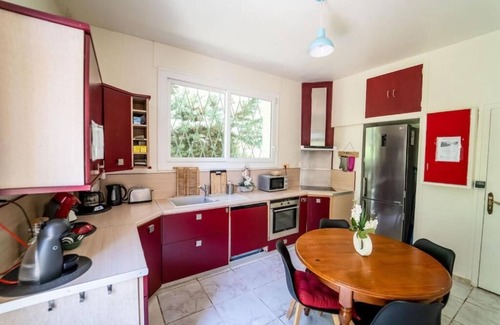 Blois Villa | Villa overlooking the Loire River Terrace Parking