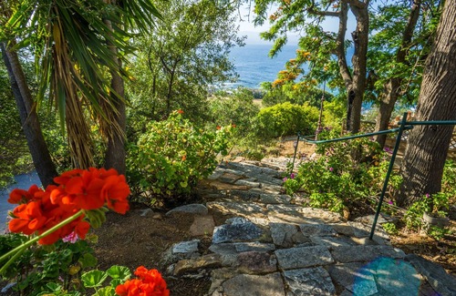Ajaccio Villa | Villa overlooking the road from the sanguinary ones. Exceptional view