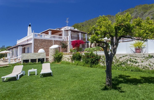 Sant Antoni de Portmany Villa | Villa Paris with panoramic views set in San Antonio hills