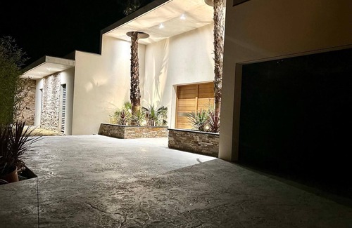 Lieuran-les-Beziers Villa | VILLA PALMERAIE 240M2 SWIMMING POOL JACUZZI
