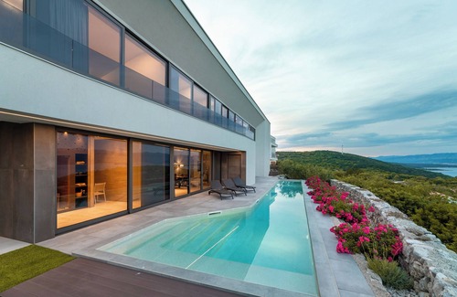 Vrbnik Villa | Villa Panoramica with heated pool and sauna (Kvarner - Vrbnik)