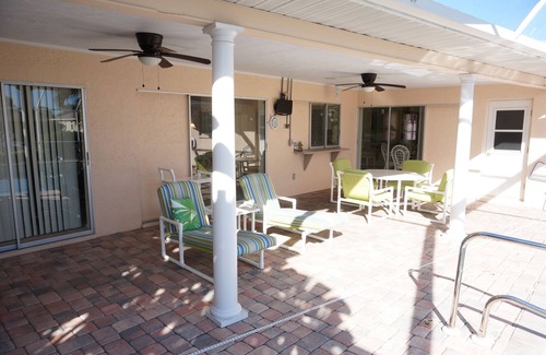 Caloosahatchee House | Villa Patricia - 3/2 Electric Heated Pool/Spa Home on Gulf Access Canal in SE Cape Coral