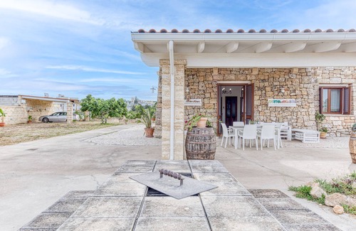 Alessano Villa | Villa 'Petfriendly' with Private Terrace, Wi-Fi and Air Conditioning