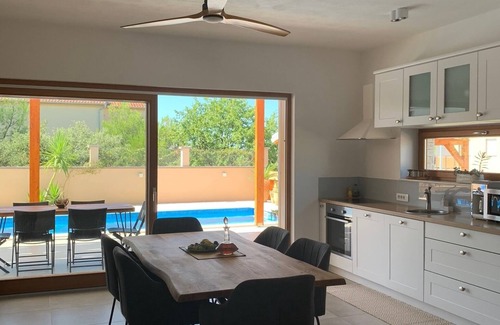 Pakostane Villa | Villa Pine Tree