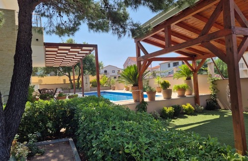 Pakostane Villa | Villa Pine Tree