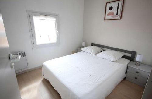 Portiragnes-Plage Villa | Villa plein sud, 4 couchages, en résidence LES ONDINES avec piscine commune, 500 m de la mer LROND28