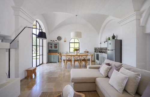 Ostuni Villa | Villa 'Pomes In Puglia' with Private Pool, Wi-Fi and Air Conditioning