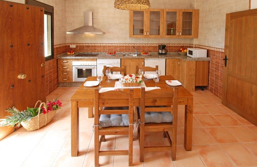 Comares Villa | Villa Poyatos, 14 people, Heated Pool, Wifi, BBQ, Petfriendly, sea view