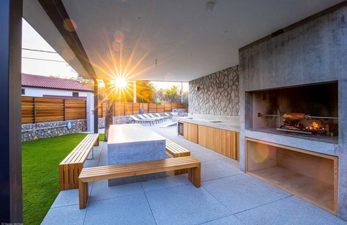 Gostinjac Villa | Villa Primus with heated pool & Jacuzzi