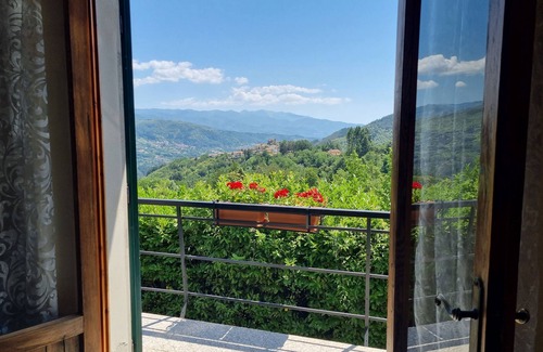 Camporgiano Villa | Villa, private pool, country & mountain views. Walk village