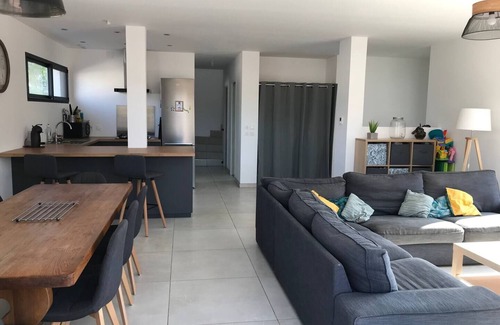 Carnoules Villa | Villa Provençale à 30 Minutes de la mer