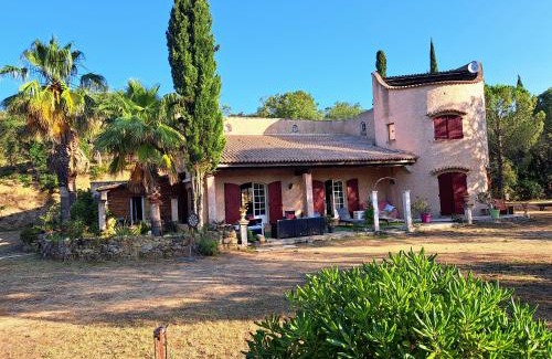 Sainte-Maxime House | Villa provençale avec piscine au calme