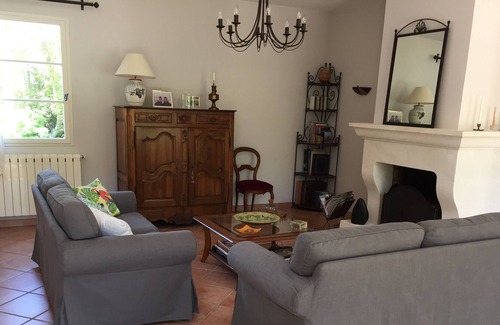 Bouc-Bel-Air Villa | Villa Provence style