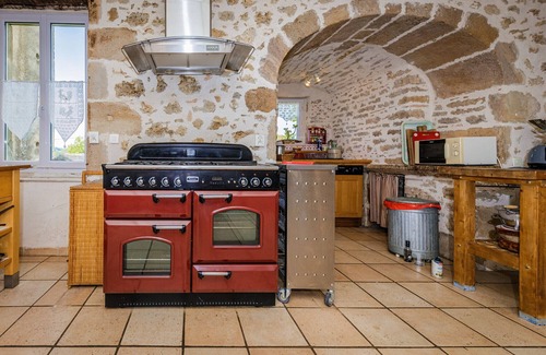 Bilhac Villa | Villa Puymerle – Authentic country estate in Corrèze with pool and panoramic views