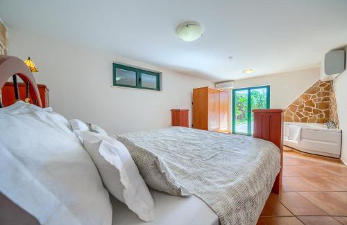 Sumartin Villa | Villa Rasotica Relaxing Villa with Heated Pool, Perfect for Families