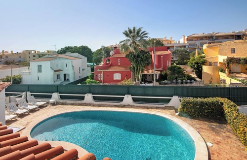 Montechoro Villa | Villa 'Rebelo' with Private Pool, Private Garden and Wi-Fi