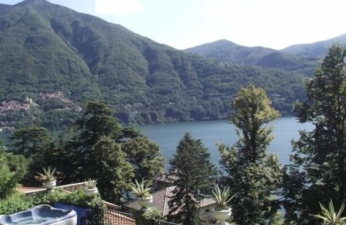 Cernobbio Villa | Villa rental on Lake Como, Holiday rental Lake Como, Italian lakes self catered rental, villa with view Lake Como