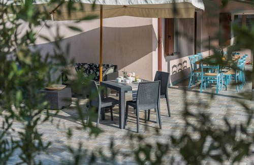 Fossombrone Villa | Villa Rosa 10 - Five Bedroom Villa, Sleeps 10