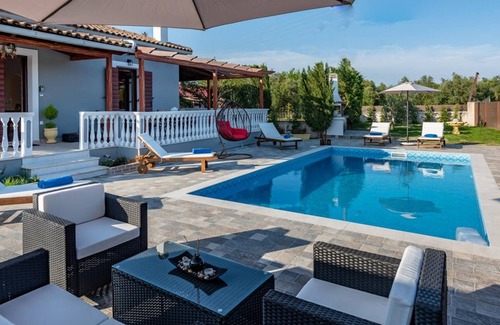 Neromilos Villa | Villa Rose With Private Pool